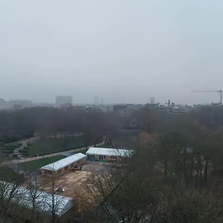 Prachtig App Met Schitterend Zicht Op Het Park *